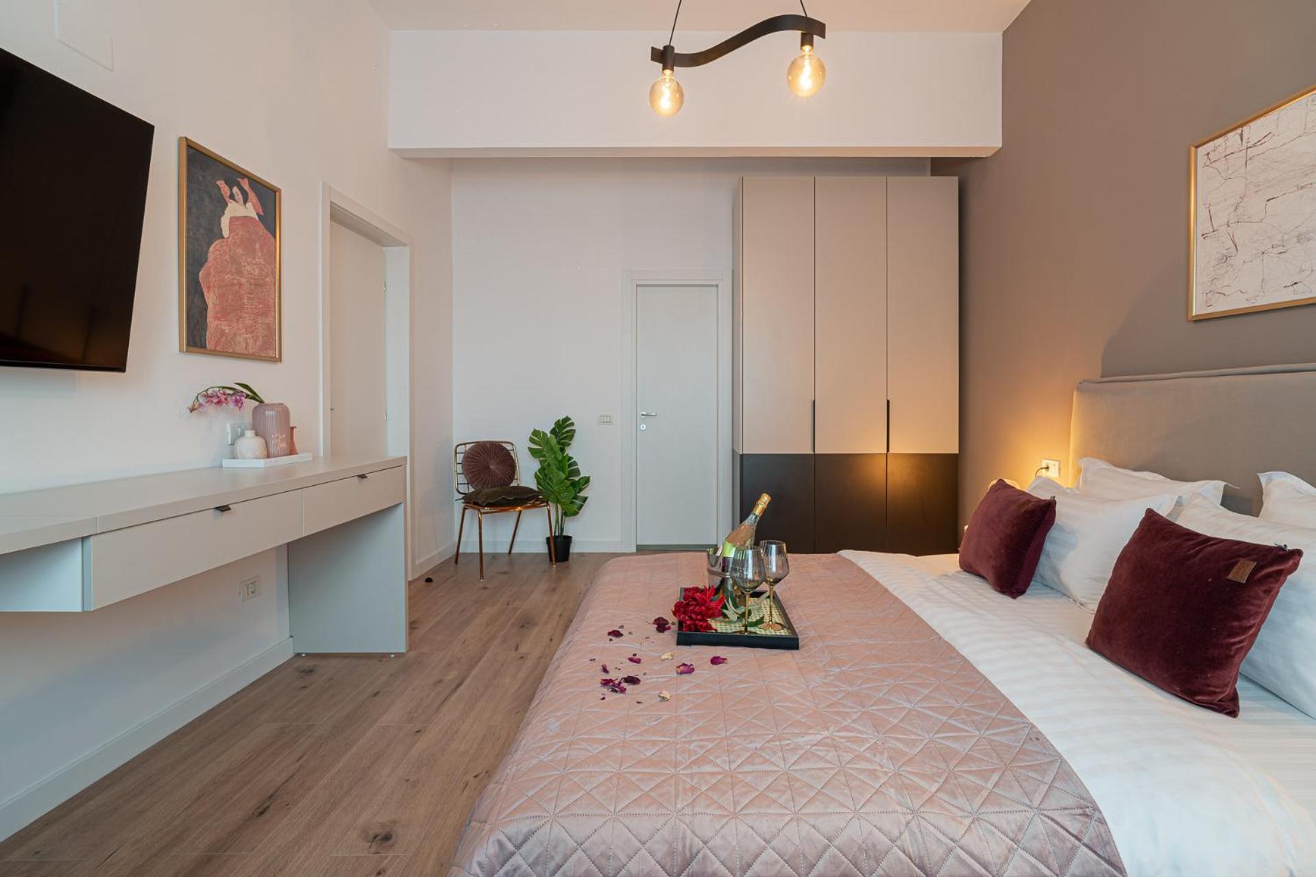 Loggia & Luxe 5Br Penthouse In Universitatii Area Bukurešť Exteriér fotografie